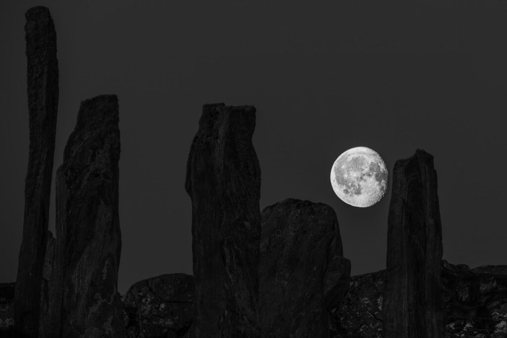 Moon at Calanais stones